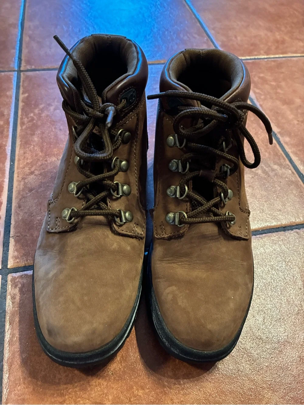 Timberland size 8.5 Classic Brown Men's Hiking Boots